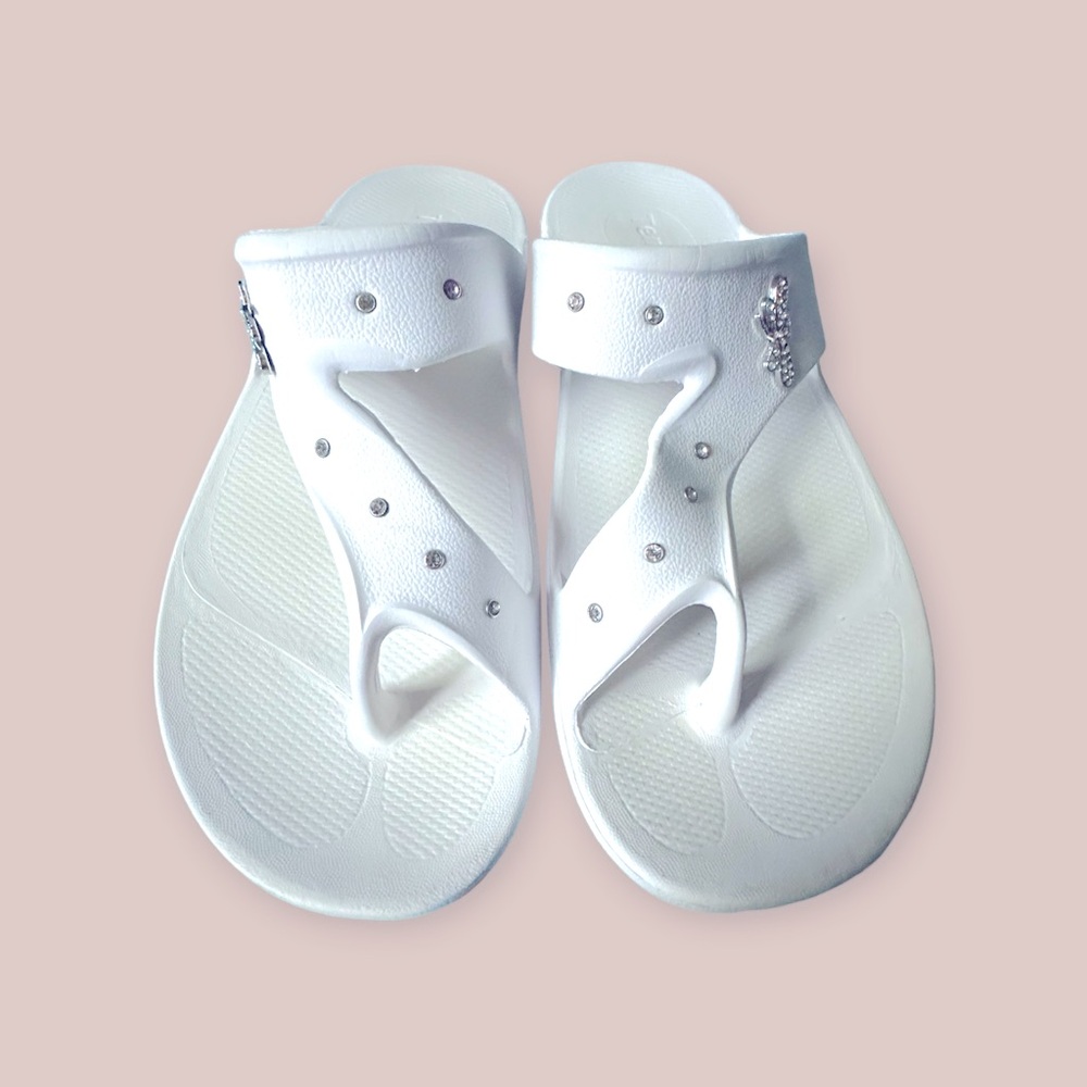 Tenzi comfort sandals 8 Fits 8.5-9 white with crystal dragonfly adornments. - Picture 2 of 3